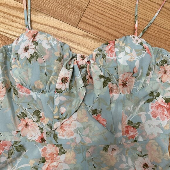 Floral Print Jumpsuit - Picture 3 of 11